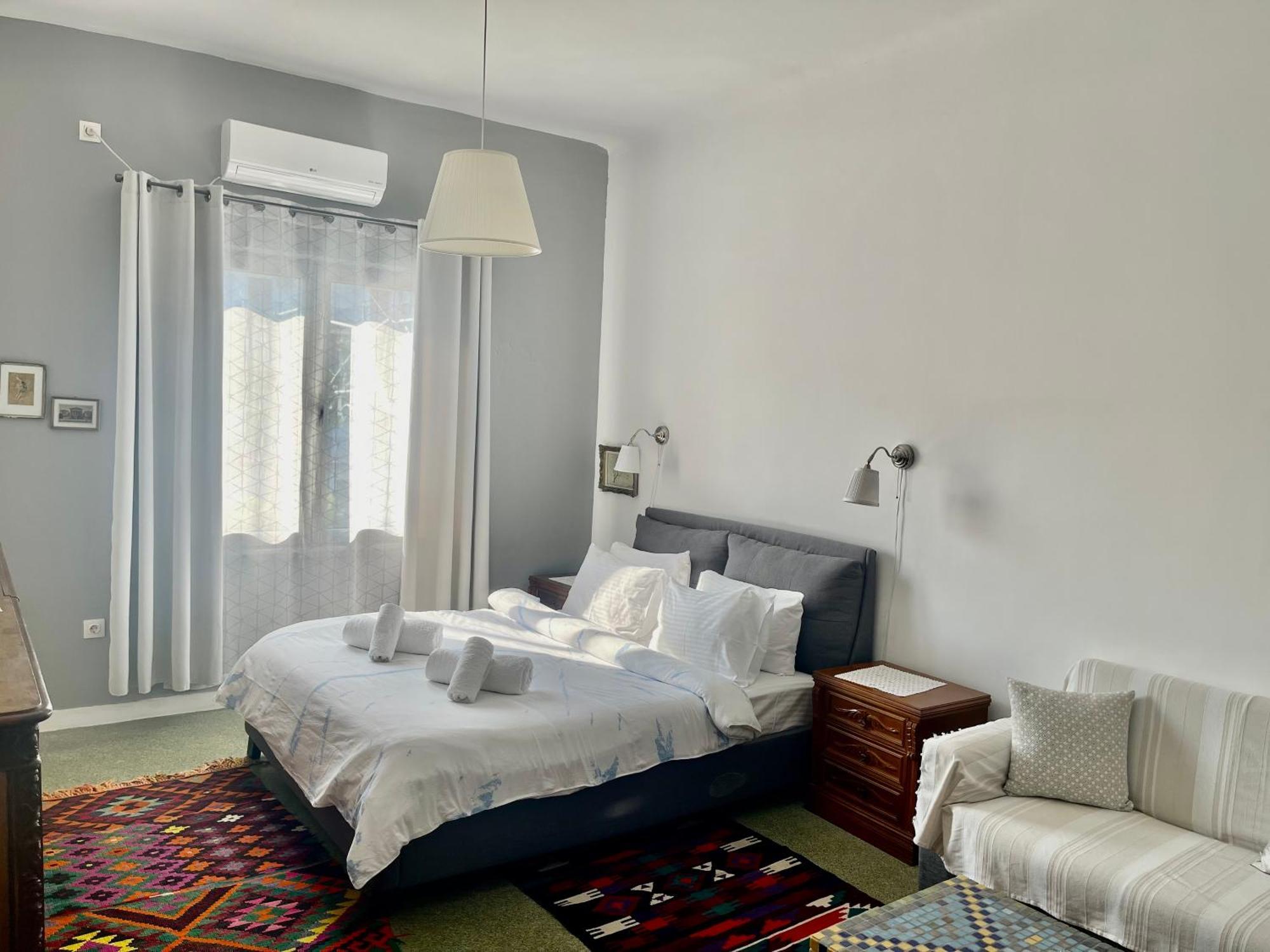 A Litte Taste Of Home Guest House Athene Buitenkant foto