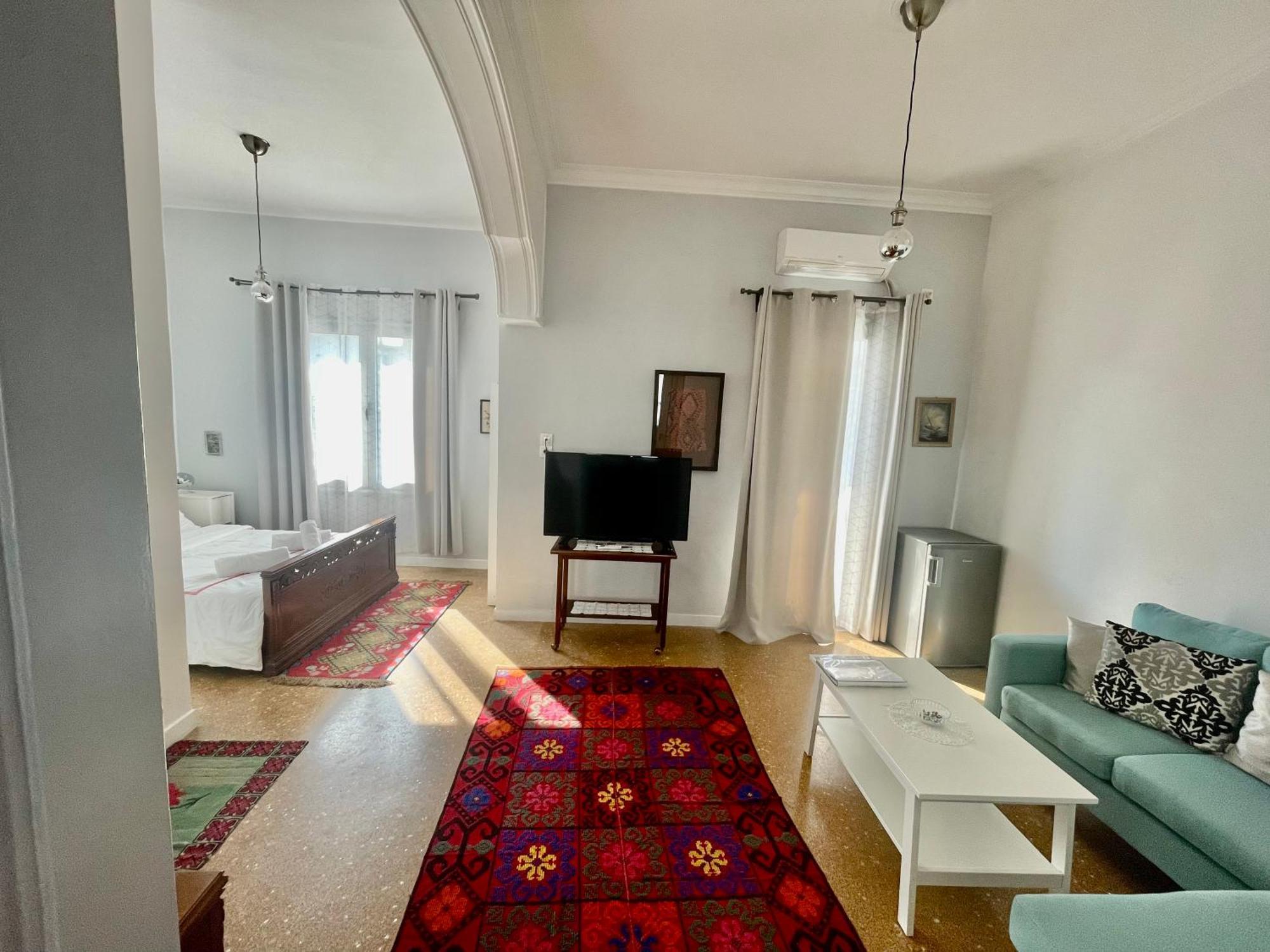 A Litte Taste Of Home Guest House Athene Buitenkant foto