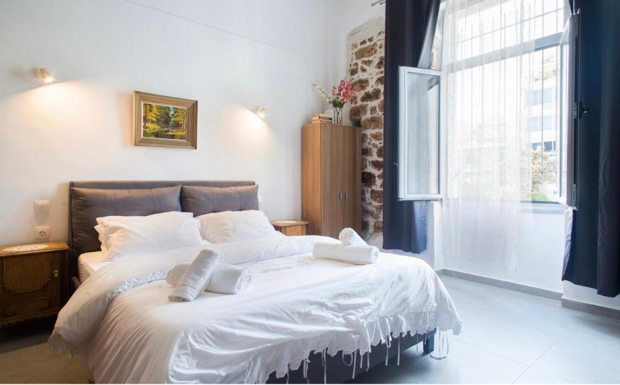 A Litte Taste Of Home Guest House Athene Buitenkant foto