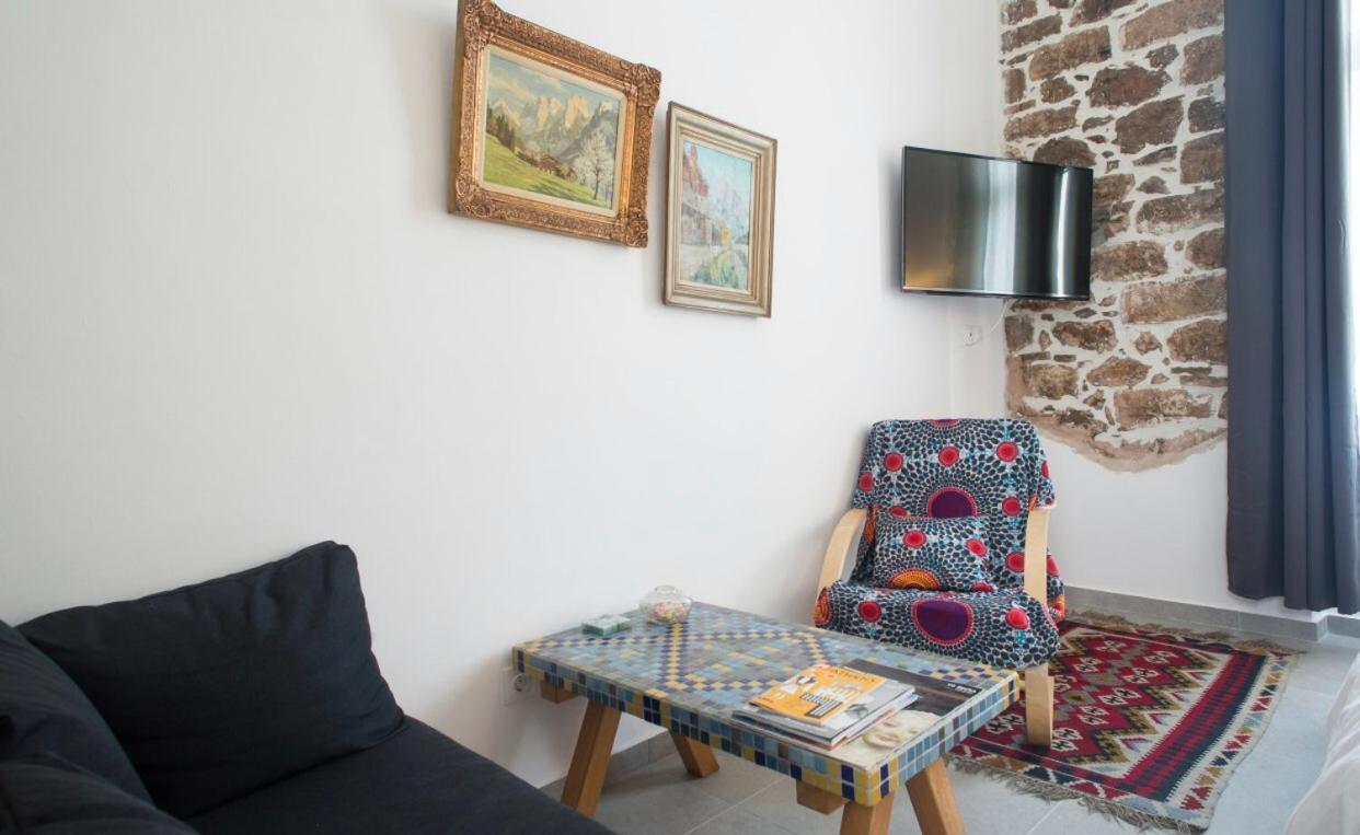 A Litte Taste Of Home Guest House Athene Buitenkant foto