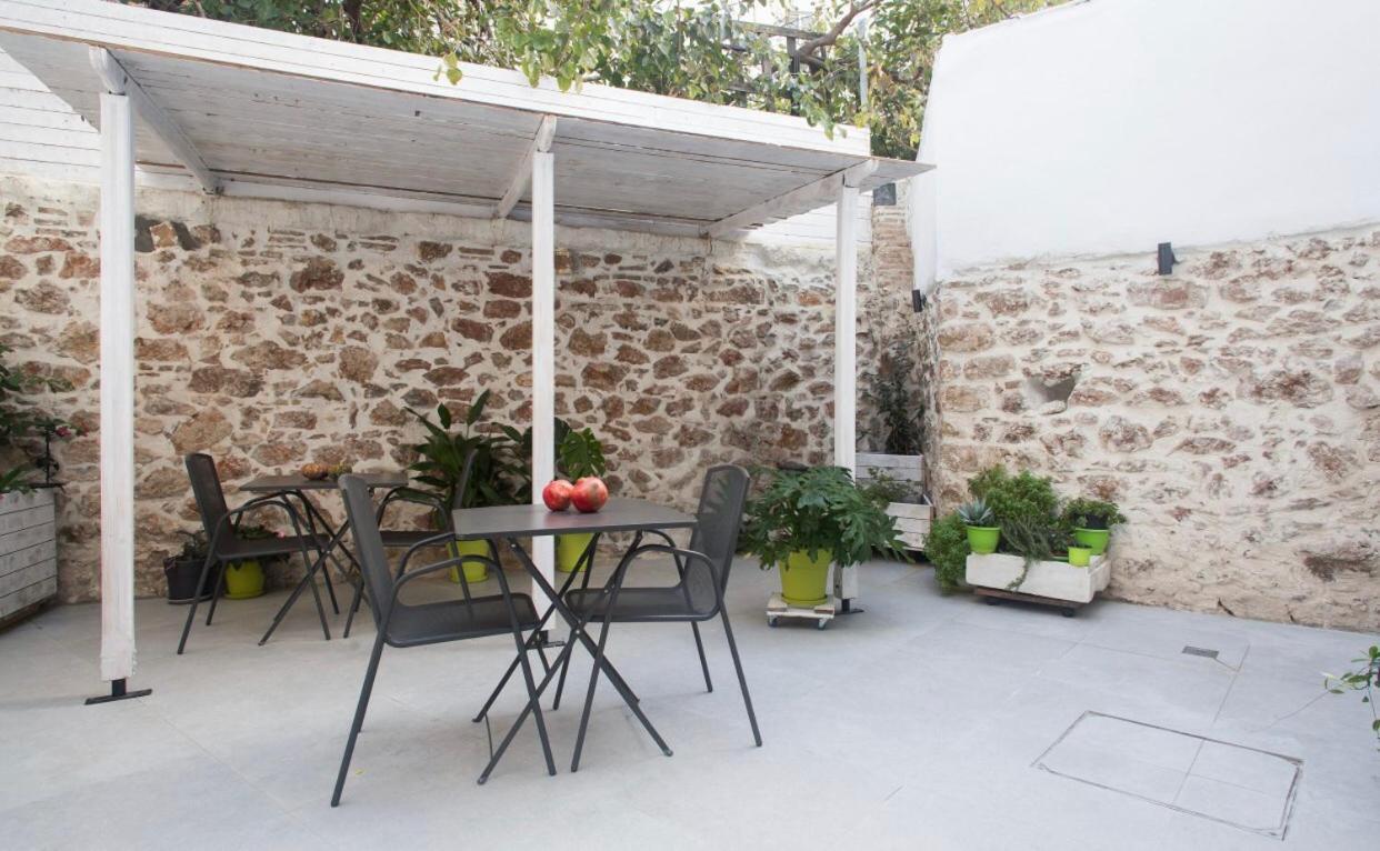 A Litte Taste Of Home Guest House Athene Buitenkant foto